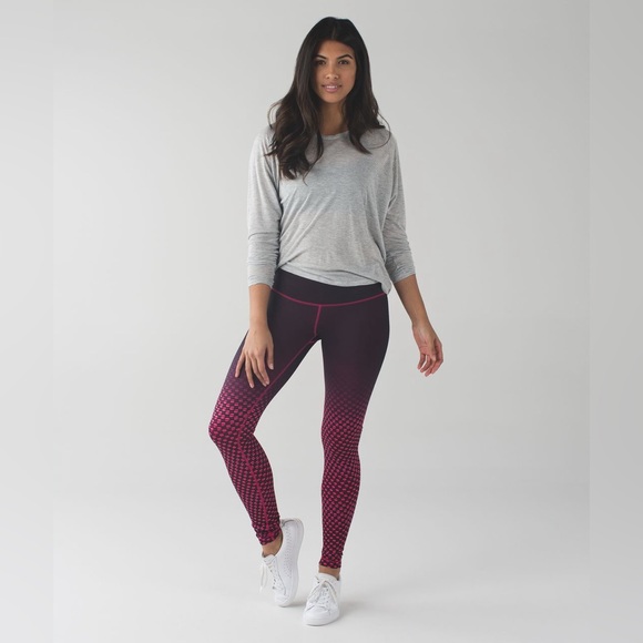 Lululemon Wunder Under Pant III *Full-On Luon
Deep Dive Dip Berry Rumble Black - Picture 2 of 13
